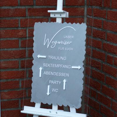 Acrylglas Schild weiß/silber “Wegweiser” mit Magnetischen Pfeilen